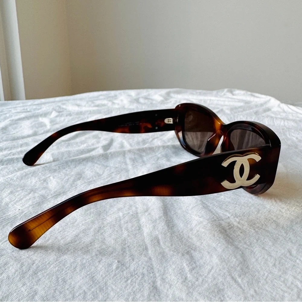 CHANEL Retangle Sunglasses 5493 - Picture 5 of 16